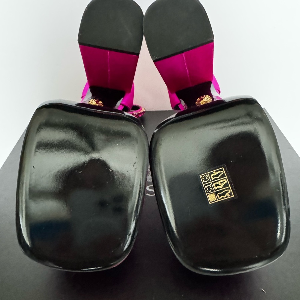 NEW Versace Medusa Aevitas pink satin platform pumps sz 7 $1,175 - Picture 13 of 16